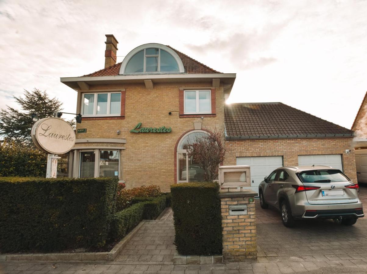 Villa Laurestes นิวว์ปอร์ท ภายนอก รูปภาพ